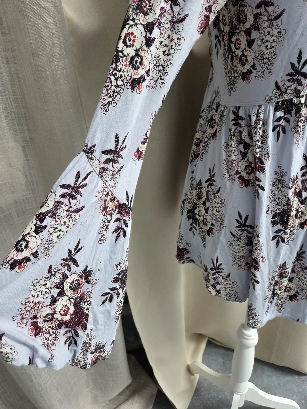 Free People Speak Easy Pale Blue Floral V-Neck Tunic Size S